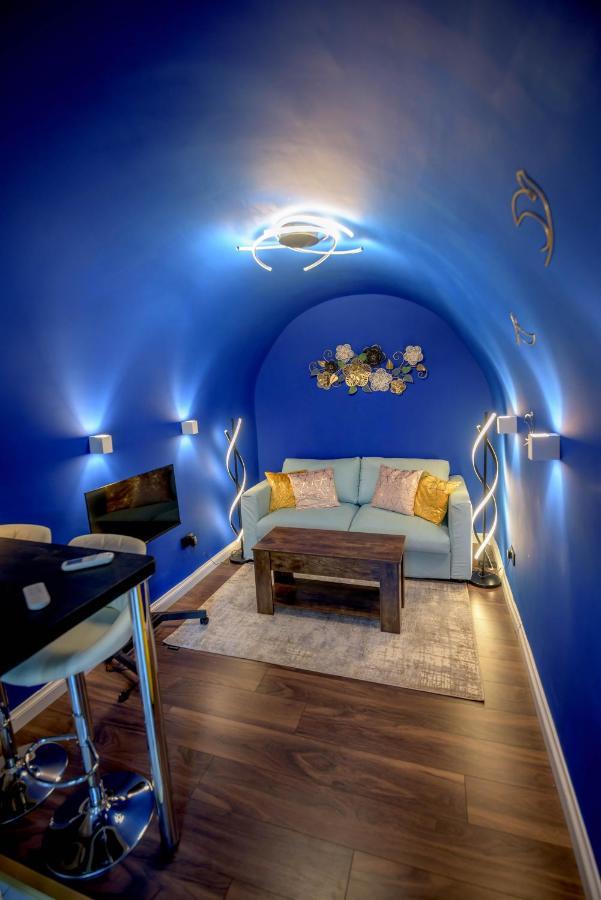 Quirky Vaulted Flat With Terrace Leilighet Bath Eksteriør bilde